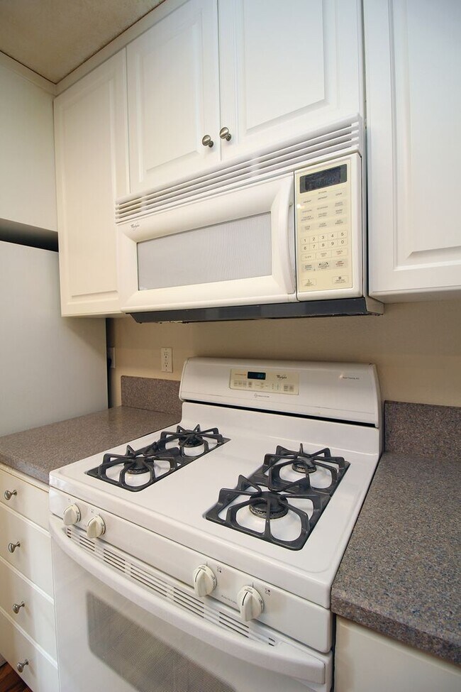 Building Photo - 5764 SW Kimball Ct