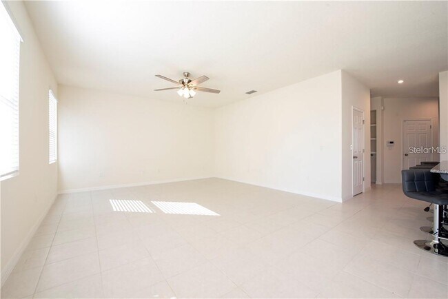 Building Photo - 2400 Avian Loop