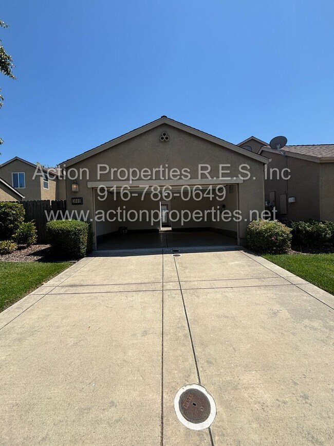Building Photo - West Roseville Solar! 3 Bedroom, Plus den/...