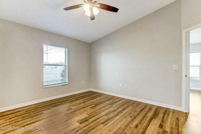 Building Photo - 3254 Burdock Ave
