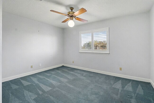 Building Photo - 1402 Copperfield Ct