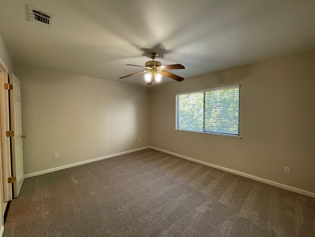 Building Photo - Exceptionally Roomy Upstairs 2 Bed 2 Bath Duplex! Dishwasher, Garage, Washer/Dryer Hookups