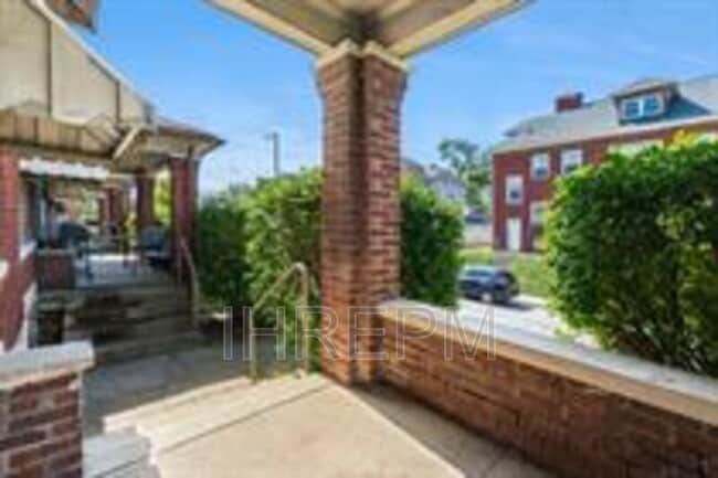 Building Photo - 824 Studer Ave
