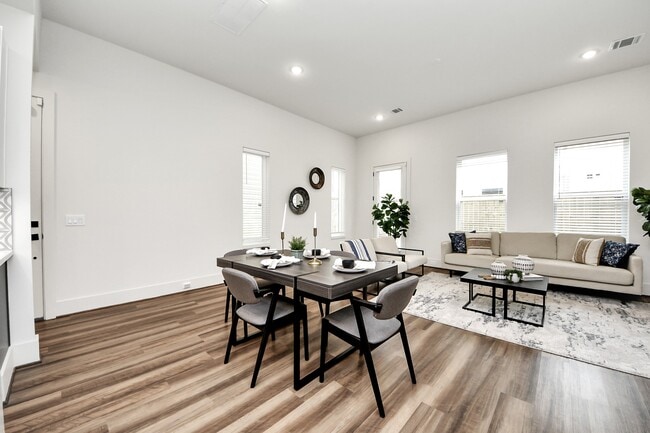 Building Photo - 6018 Knox St