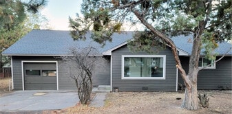 Building Photo - 600 NE 12th St