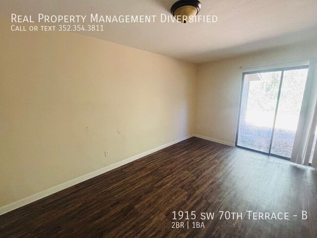 Building Photo - 1915 SW 70th Terrace