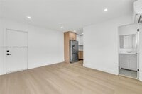 Building Photo - 1611 NE 50th Ct