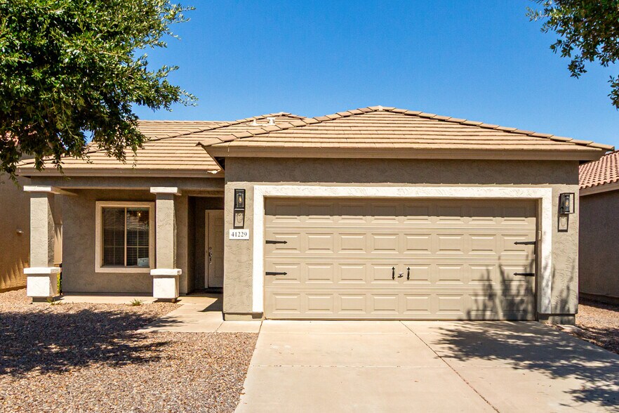 Primary Photo - 41229 N Stenson Dr