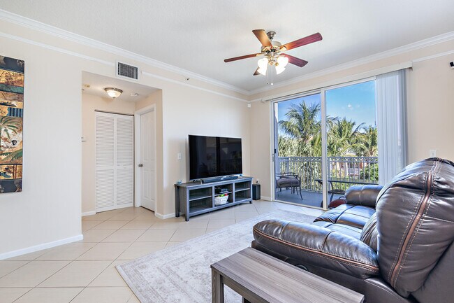 Building Photo - 5308 Myrtlewood Cir E