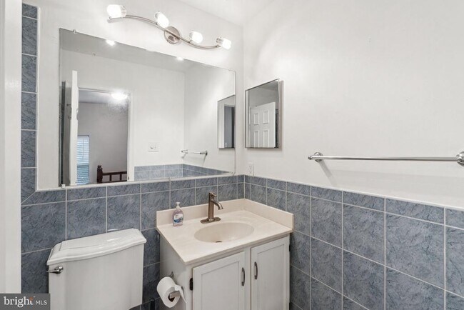 Building Photo - 5790 Burke Towne Ct