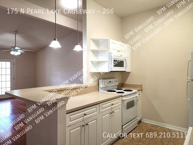 Building Photo - 175 N Pearl Lake Causeway