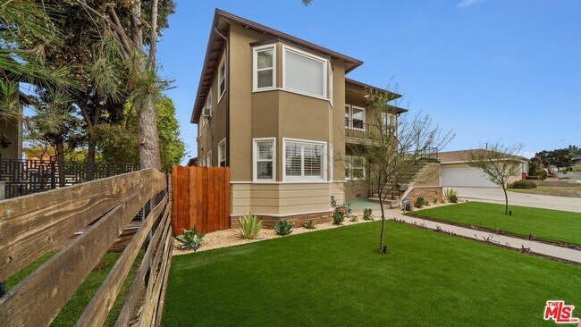 Building Photo - 6311 S La Tijera Blvd