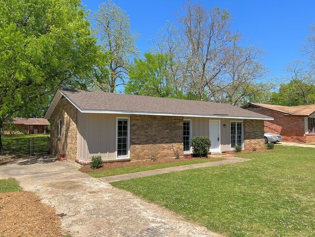 Building Photo - Adorable 3-bedroom!!