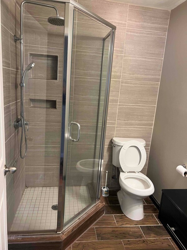 Building Photo - 12202 Greenleaf Dr SE