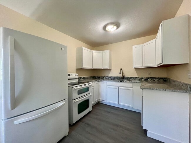 Building Photo - Charming 3 Bed 1 Bath Plant City!!