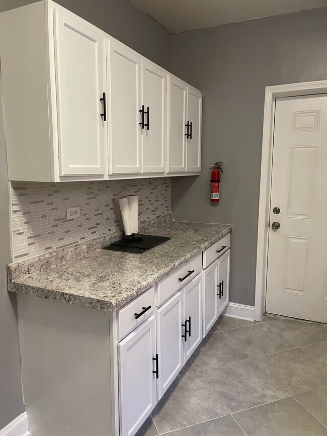 Building Photo - 8040 S Evans Ave