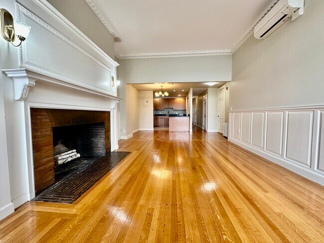 Building Photo - 472 Beacon St