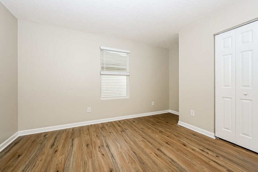 Building Photo - 711 Elderberry Way