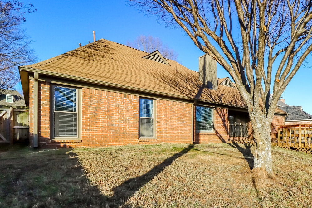 Building Photo - 8901 Raspberry Ln