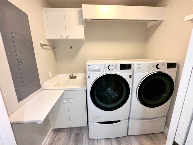 Building Photo - 480 Sail Ln