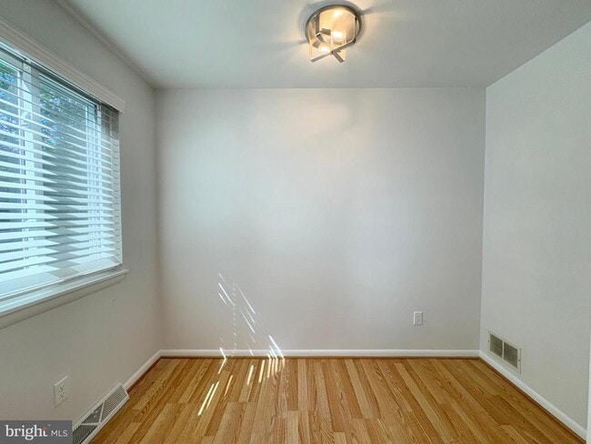 Building Photo - 29080 Autumnwood Dr