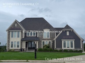 Building Photo - W199S6919 Crabapple Ct