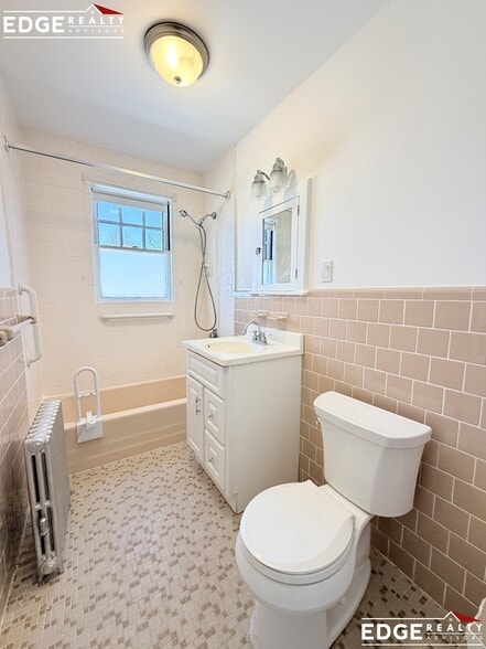 Building Photo - 62 S Hobart St