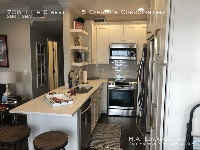 Building Photo - Capstone Condominiums 115