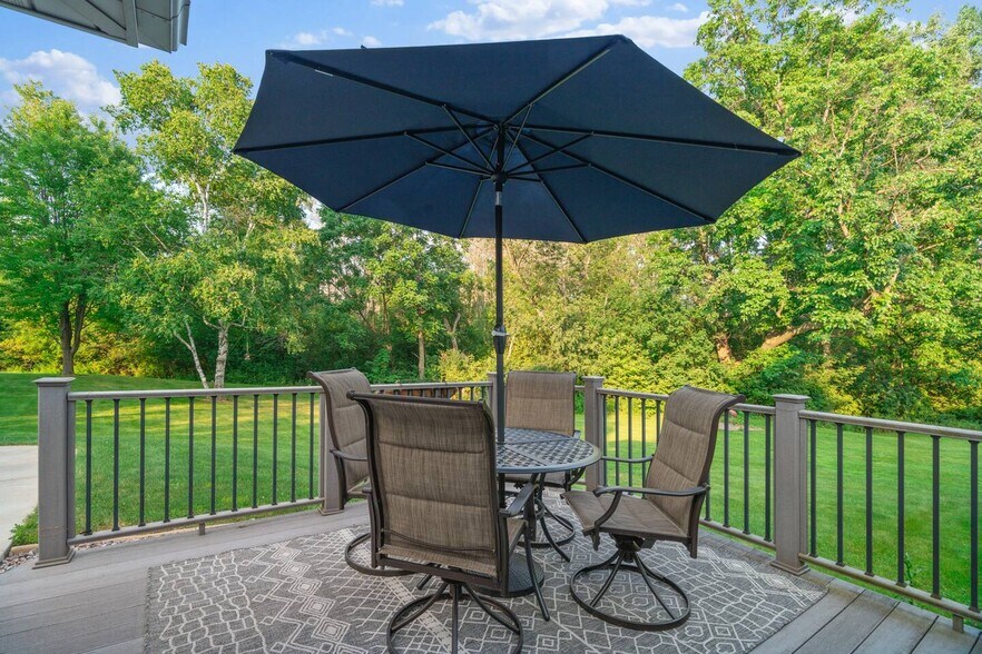 Building Photo - 1212 Circle Dr