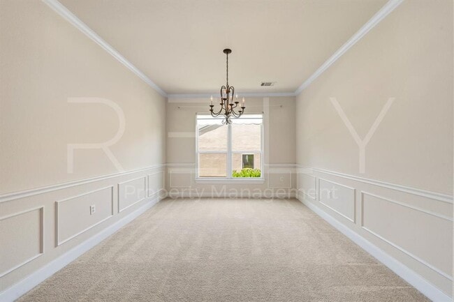 Building Photo - 808 Armstrong Dr