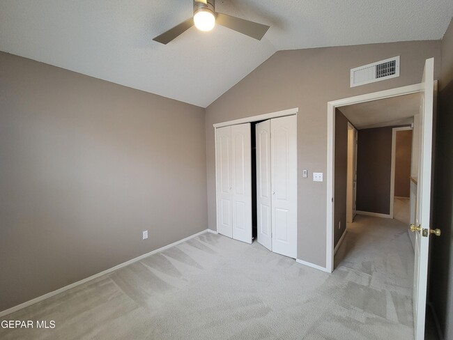 Building Photo - 7225 Tierra Taos Dr