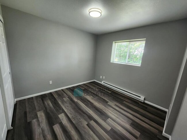 Building Photo - 12421 E Riverside Ave