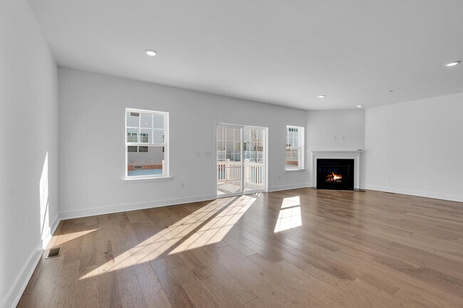 Building Photo - 1505 Journey Ave