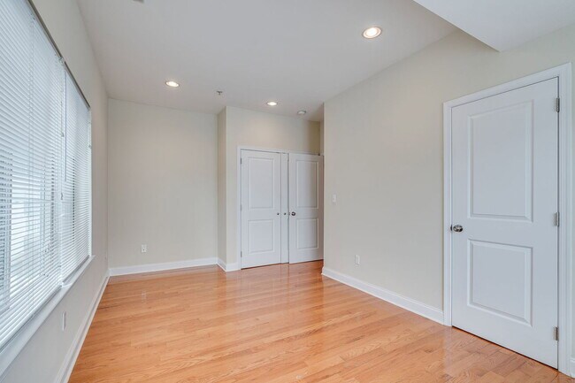 Building Photo - 917 S 18th St