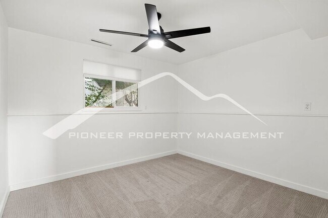 Building Photo - 610 Catalina Dr