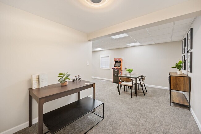 Building Photo - 14237 S Newberg Ct