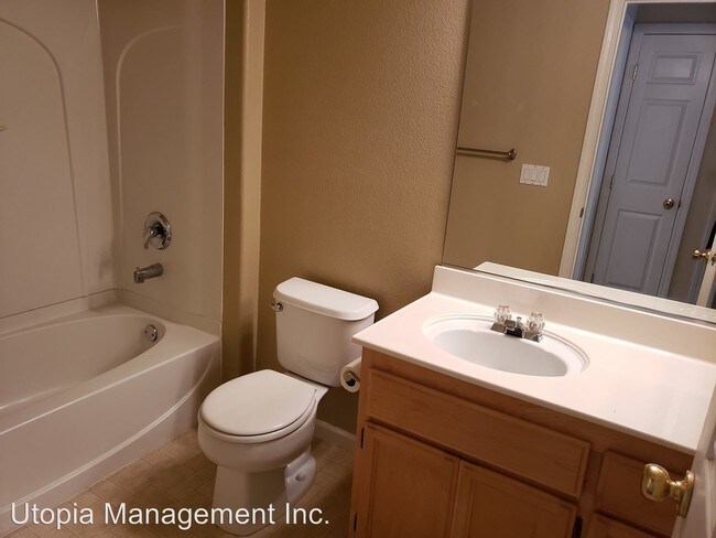 Building Photo - 4 br, 3.5 bath House - 1324 Kondos Ave