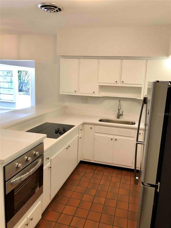 Building Photo - 2753 Valencia Dr