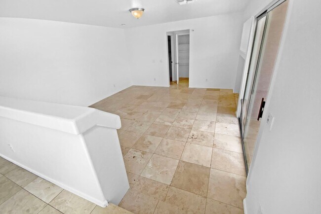 Building Photo - 10928 Vista Ave