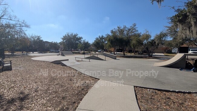 Building Photo - 17449 New Cross Cir