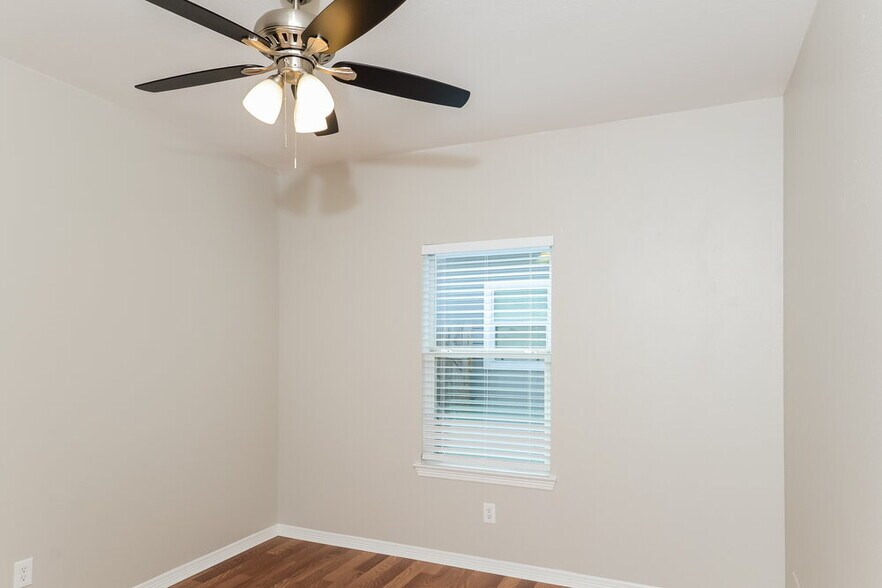 Building Photo - 21319 Sweet Grass Ln