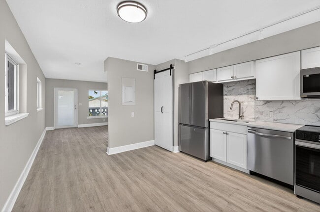 Building Photo - 624 Southwind Cir