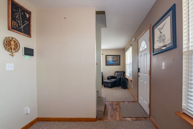 Building Photo - 650 Farmington Dr