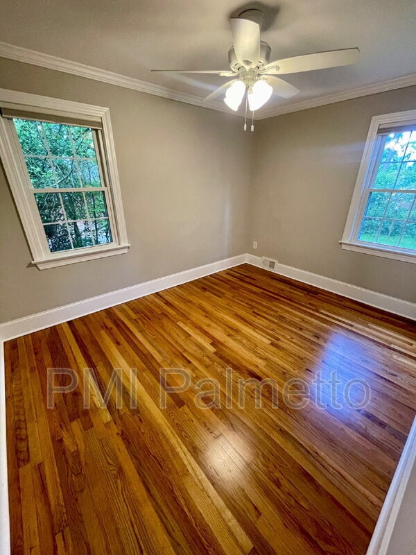 Building Photo - 746 Deerwood St