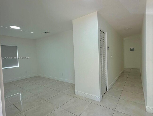 Building Photo - 2803 SW 26th St