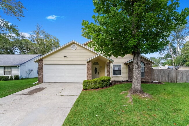 Building Photo - 1266 Bee St N