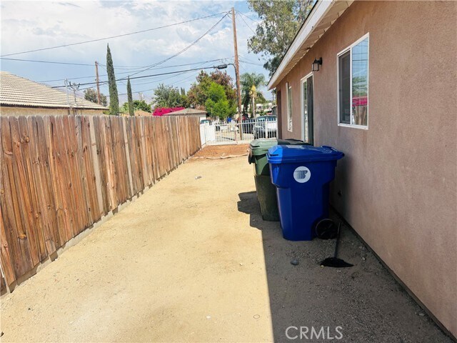 Building Photo - 7538 Lynwood Way