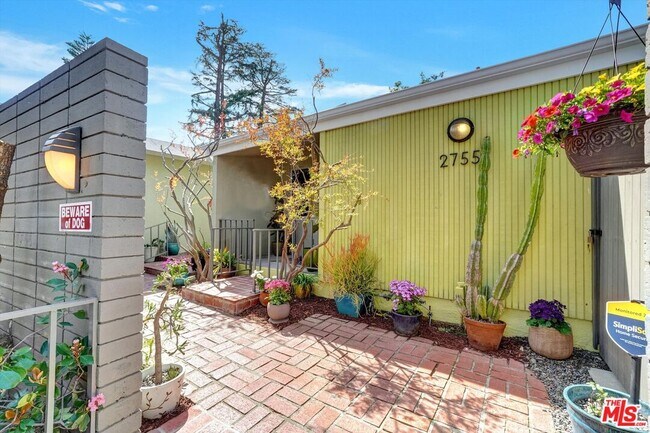 Building Photo - 2755 Carmar Dr