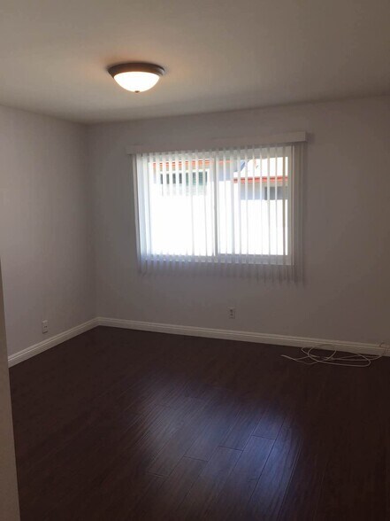 Building Photo - 1781 Bradbury Dr