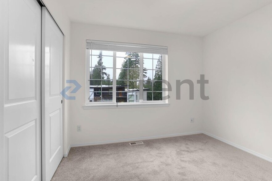 Building Photo - 18507 26th Ave SE